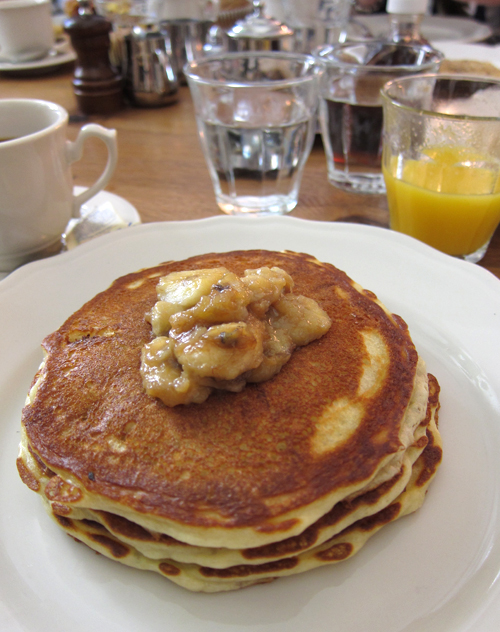 pancakes with fruit. pancakes with fruit